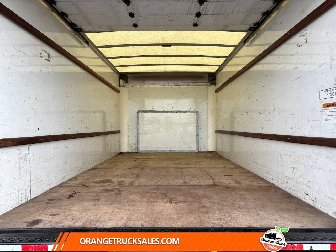 Used 2021 Ford E-350 - photo 8