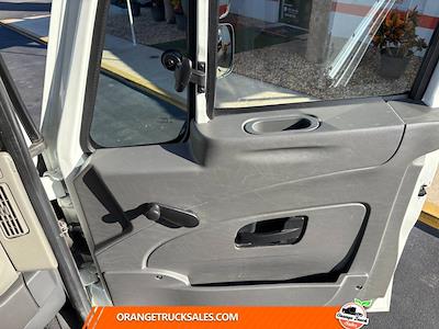 Used 2019 International DuraStar 4300 - photo 1