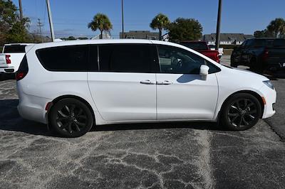 Used 2020 Chrysler Pacifica Touring Minivan for sale #C2370A - photo 2
