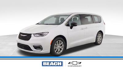 Used 2024 Chrysler Pacifica - photo 1