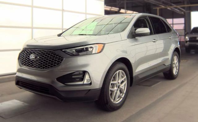 Used 2023 Ford Edge - photo 2