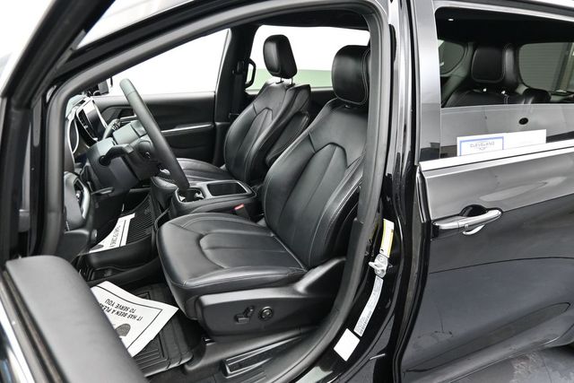 Used 2025 Chrysler Pacifica - photo 47
