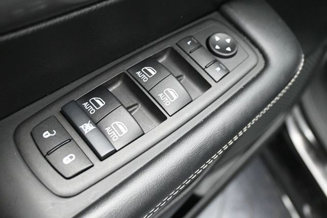 Used 2025 Chrysler Pacifica - photo 50