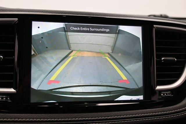 Used 2025 Chrysler Pacifica - photo 56