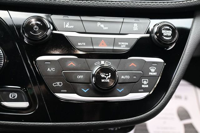 Used 2025 Chrysler Pacifica - photo 57