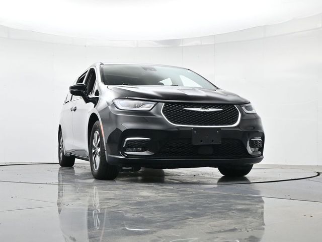 Used 2025 Chrysler Pacifica - photo 16