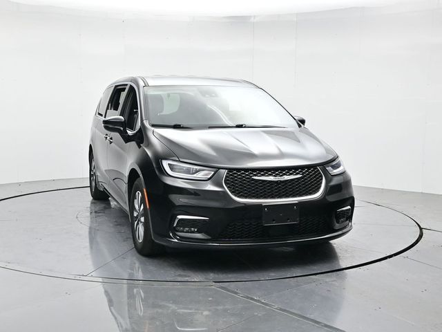 Used 2025 Chrysler Pacifica - photo 40