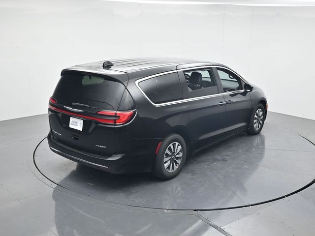 Used 2025 Chrysler Pacifica - photo 21