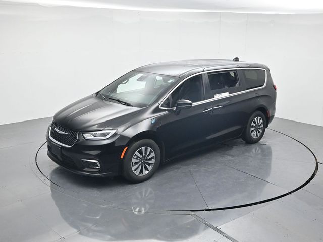 Used 2025 Chrysler Pacifica - photo 23