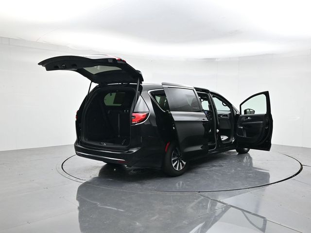 Used 2025 Chrysler Pacifica - photo 31