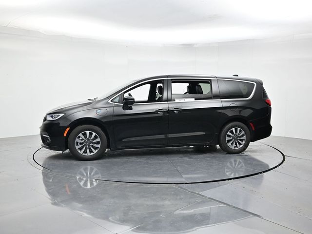 Used 2025 Chrysler Pacifica - photo 42
