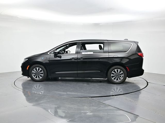 Used 2025 Chrysler Pacifica - photo 43