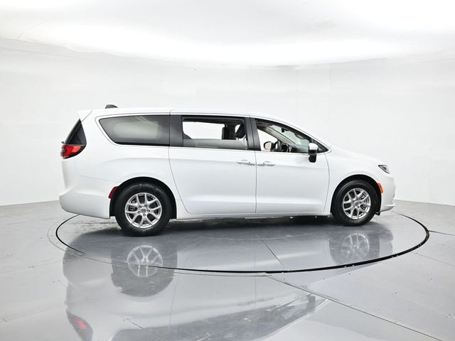 Used 2023 Chrysler Pacifica - photo 36