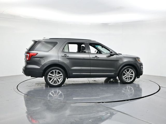 Used 2016 Ford Explorer - photo 2