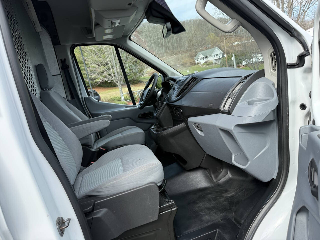 Used 2018 Ford Transit 250 - photo 18
