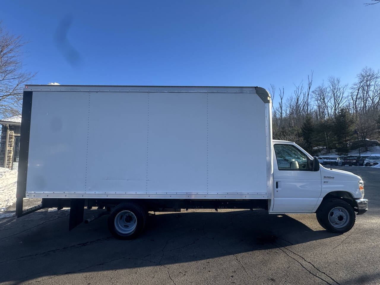 Used 2016 Ford E-350 - photo 8