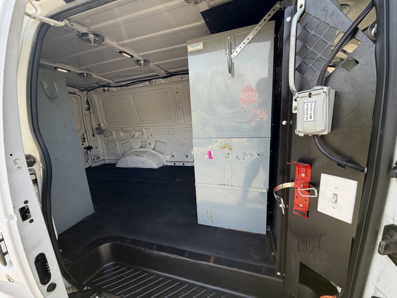 Used 2013 Ford E-150 - photo 16