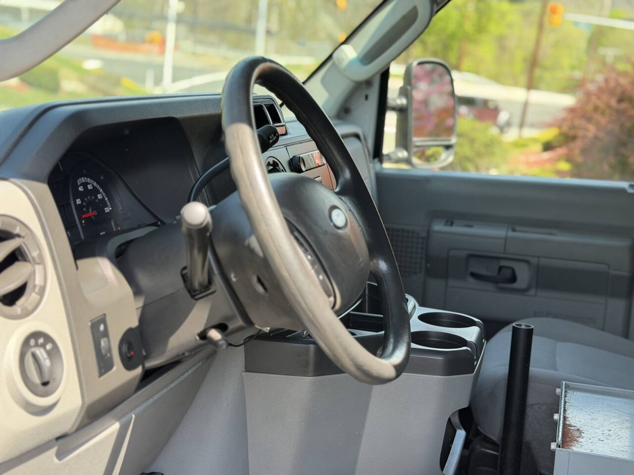 Used 2013 Ford E-150 - photo 19
