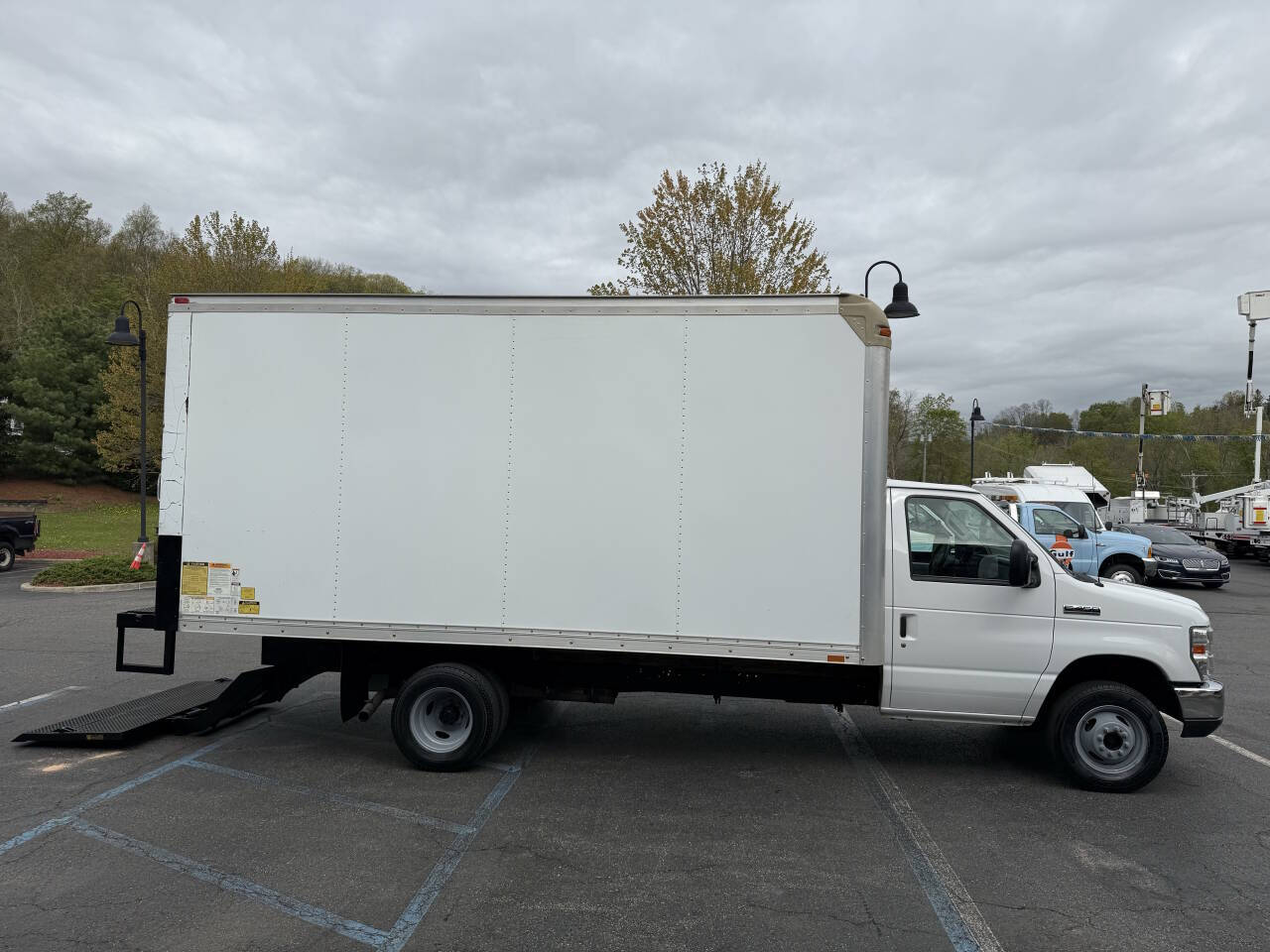 Used 2012 Ford E-450 - photo 12