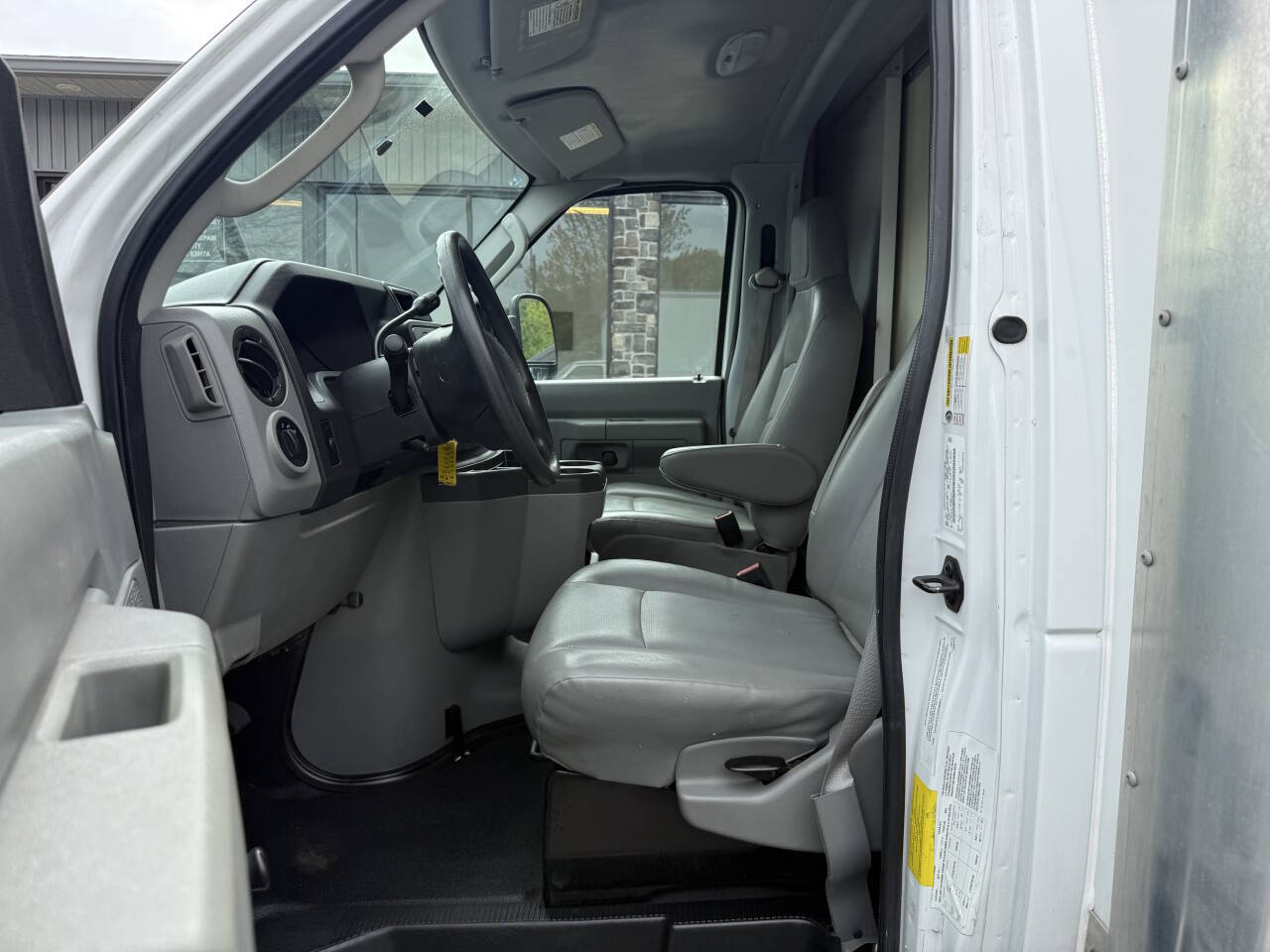 Used 2012 Ford E-450 - photo 18