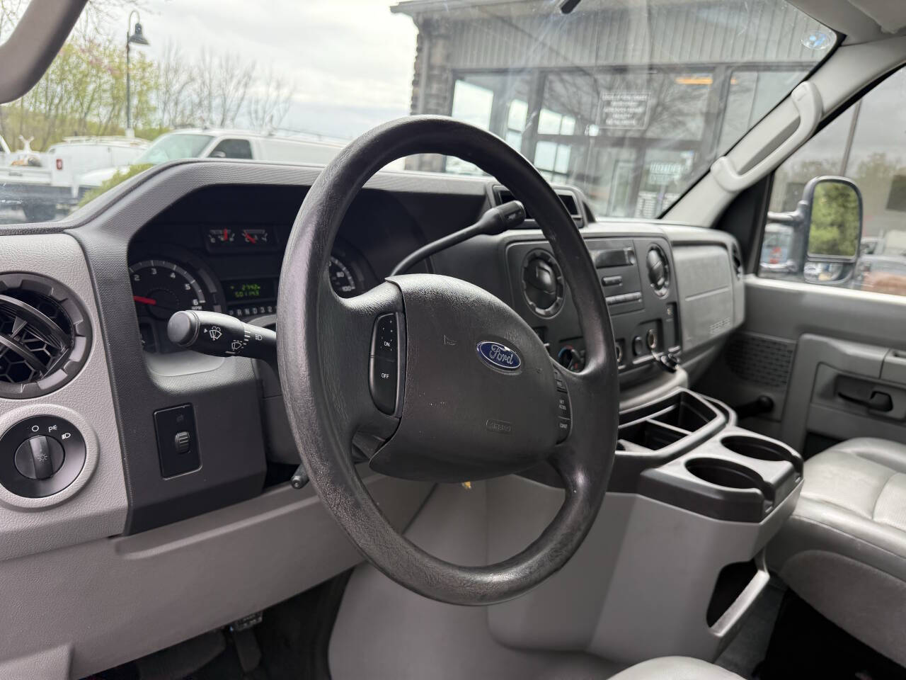 Used 2012 Ford E-450 - photo 20