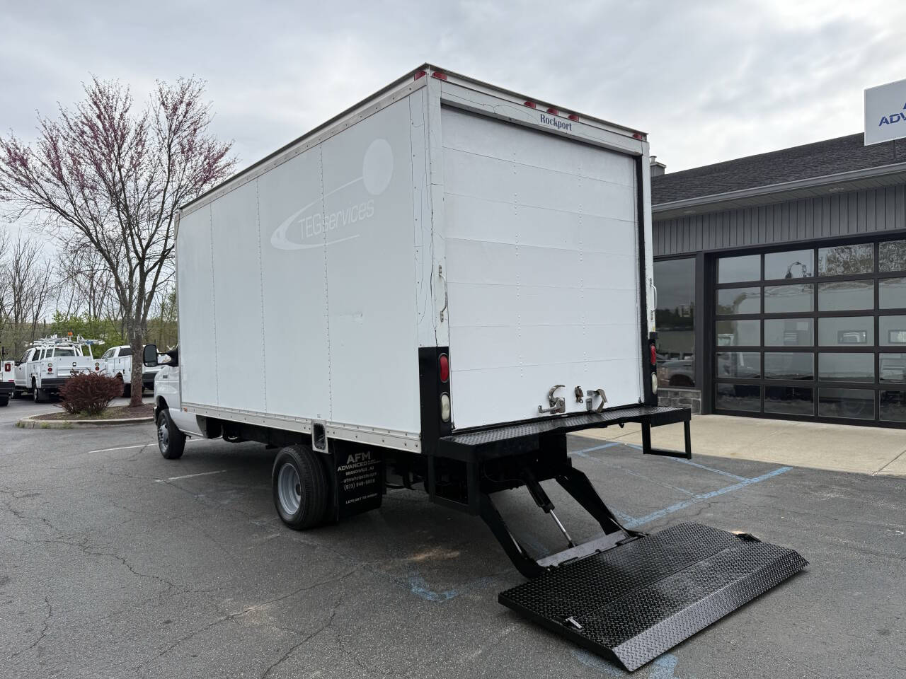 Used 2012 Ford E-450 - photo 2