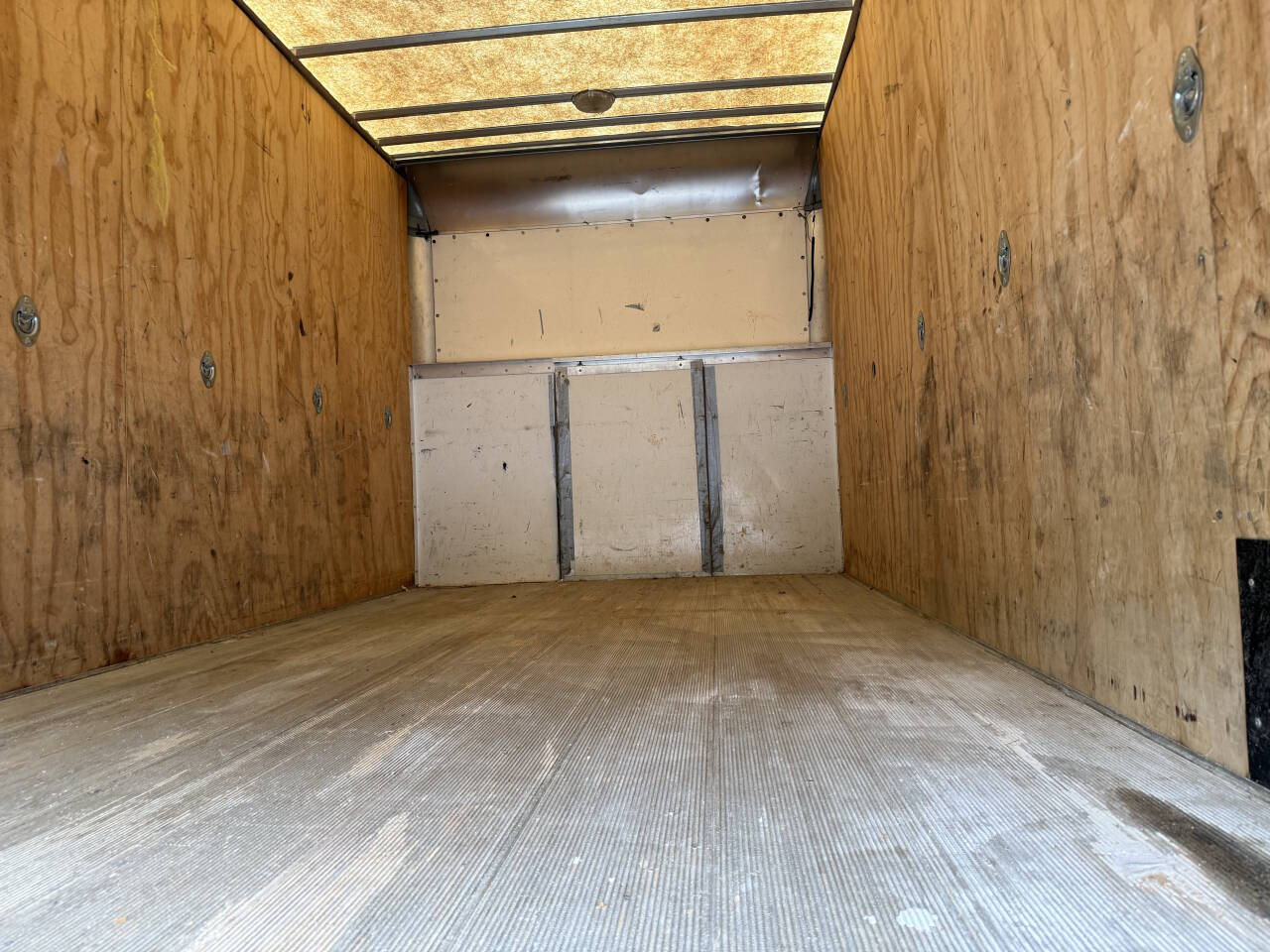 Used 2012 Ford E-450 - photo 9