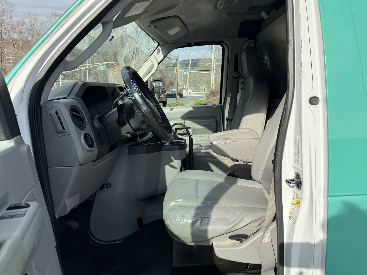 Used 2011 Ford E-350 - photo 12