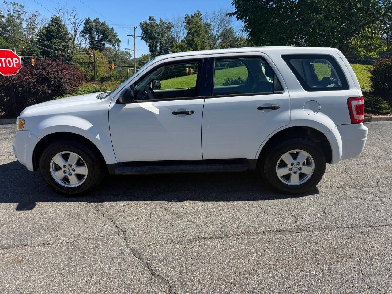 Used 2012 Ford Escape - photo 2