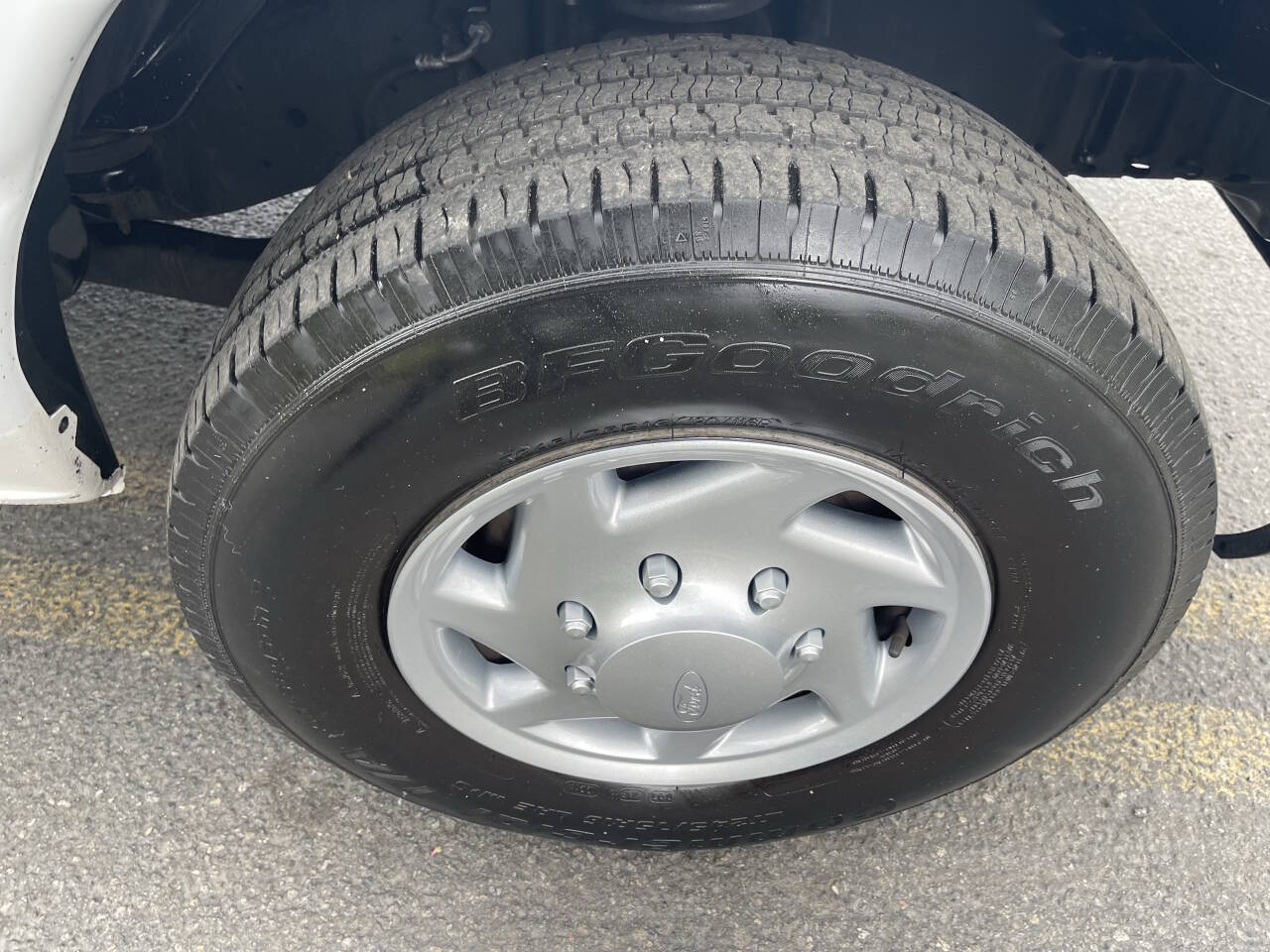 Used 2016 Ford E-350 - photo 22