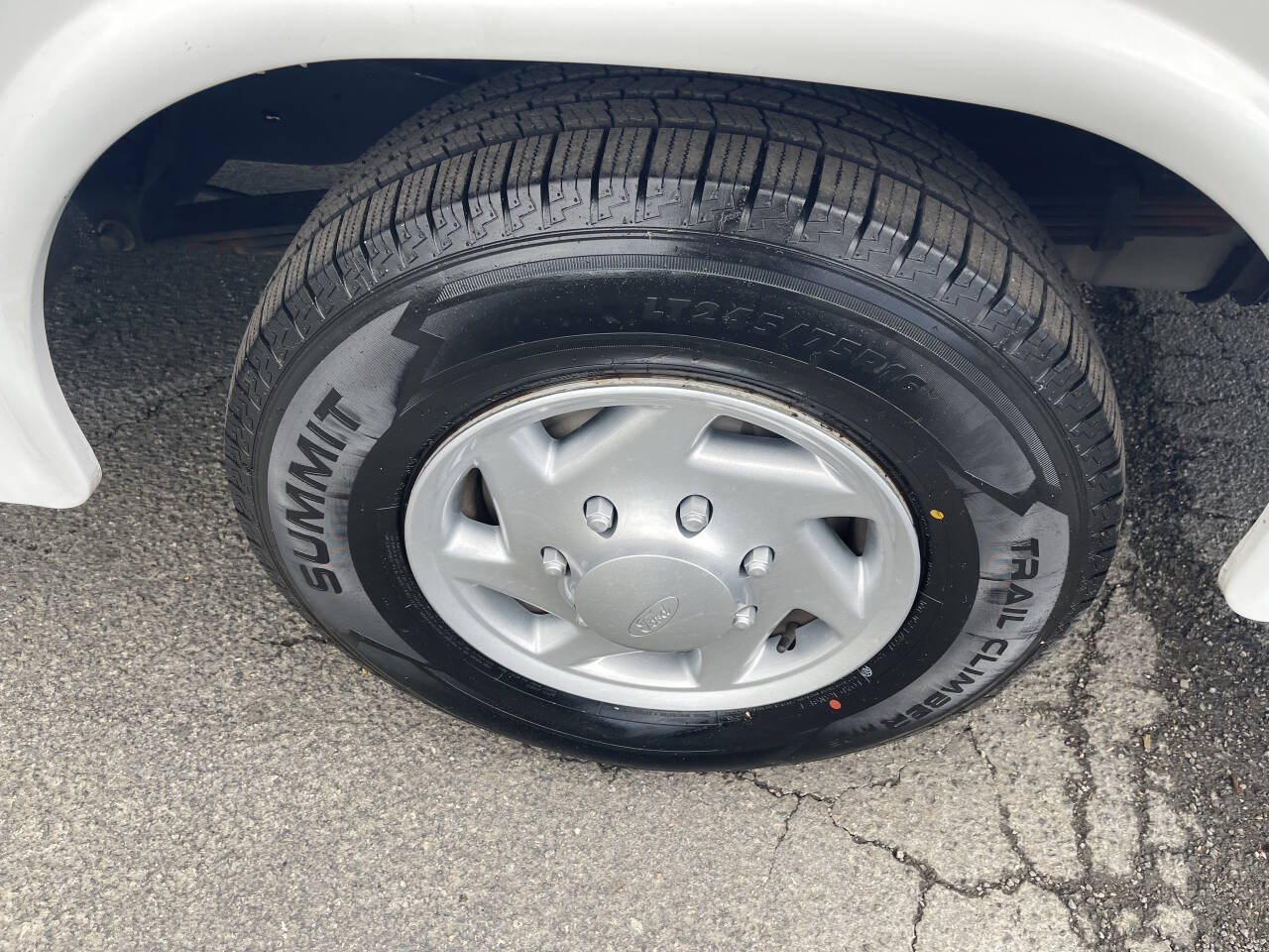 Used 2016 Ford E-350 - photo 24