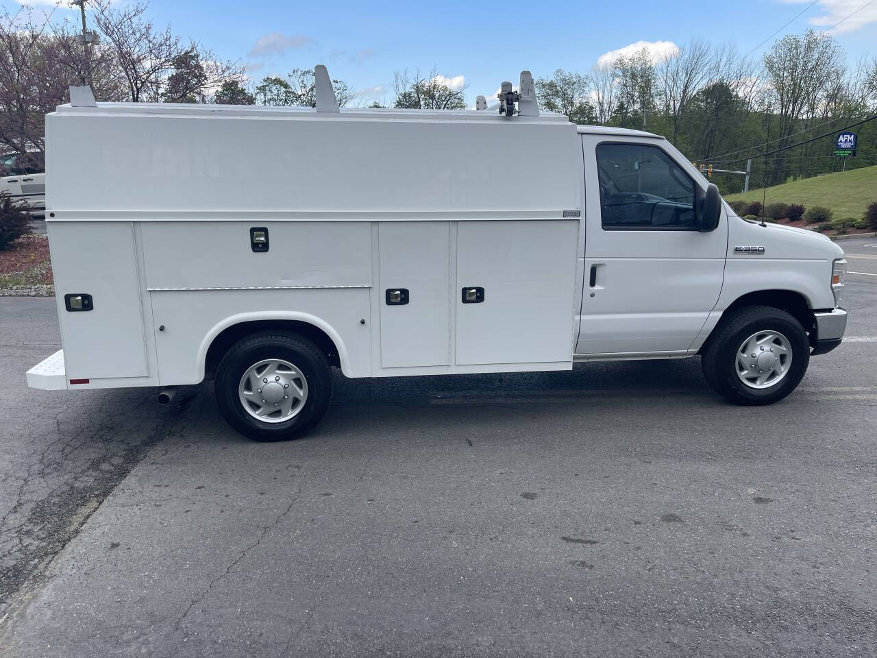 Used 2016 Ford E-350 - photo 8