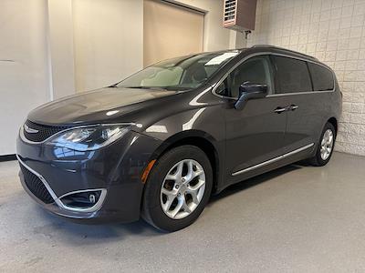 Used 2017 Chrysler Pacifica - photo 2