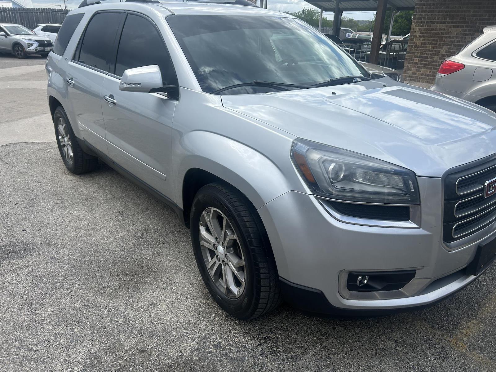 Used 2016 GMC Acadia - photo 2