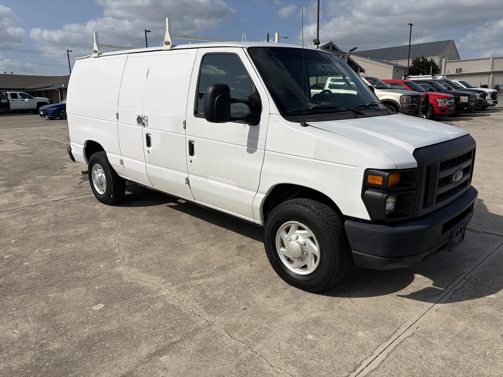 Used 2013 Ford E-250 - photo 2