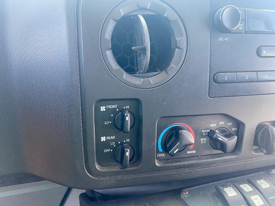Used 2013 Ford E-450 - photo 9