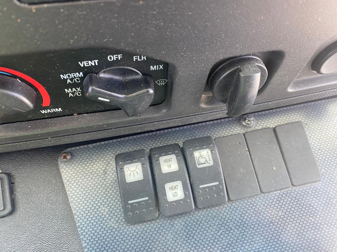 Used 2013 Ford E-450 - photo 10