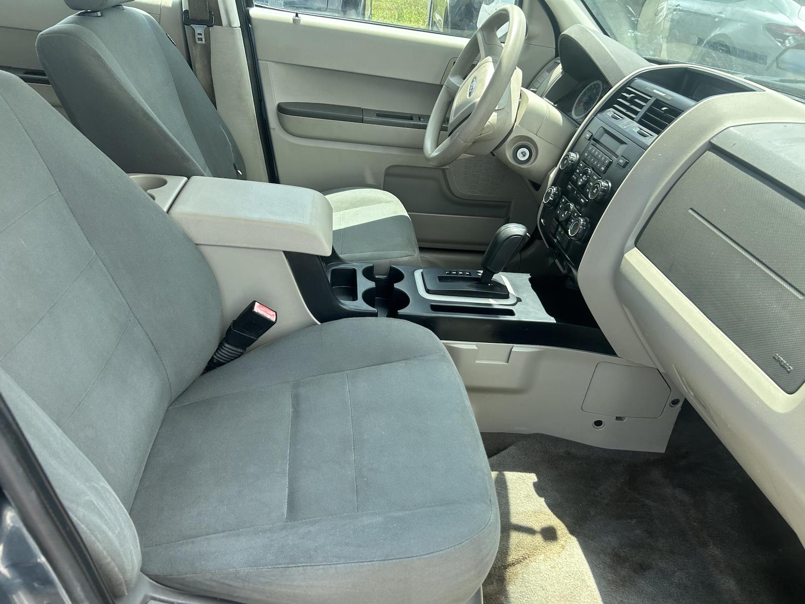 Used 2012 Ford Escape - photo 5