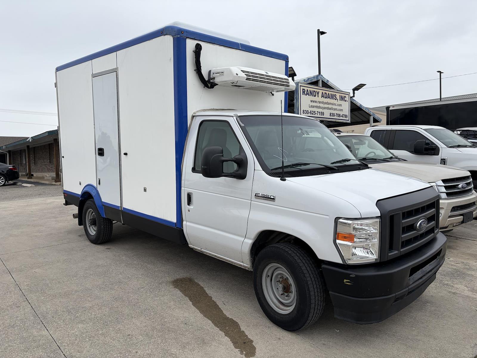 Used 2023 Ford E-350 - photo 2