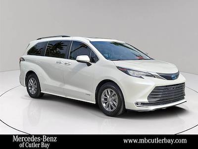 Used 2021 Toyota Sienna XLE Minivan for sale #R048152 - photo 1
