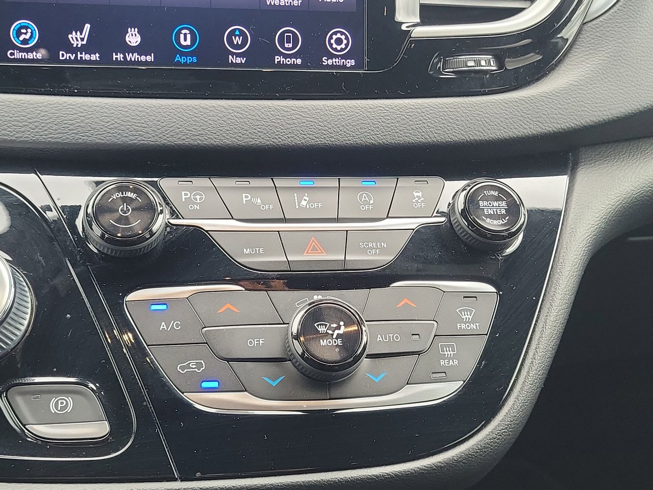 Used 2020 Chrysler Pacifica - photo 21