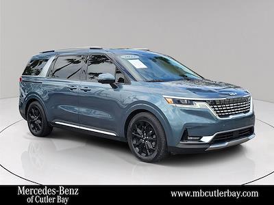 Used 2022 Kia Carnival - photo 1