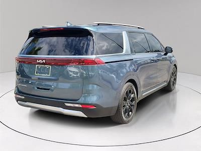 Used 2022 Kia Carnival - photo 1