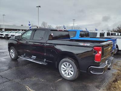 New 2025 Chevrolet Silverado 1500 Custom Crew Cab 4x4 Pickup for sale #C4407 - photo 2