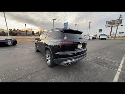 Used 2025 Chevrolet Traverse - photo 1