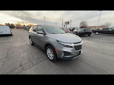 Used 2024 Chevrolet Equinox - photo 2