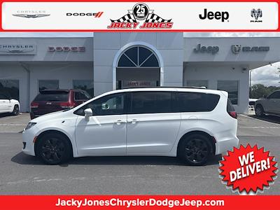 2019 Chrysler Pacifica FWD Minivan for sale #AT5660 - photo 1