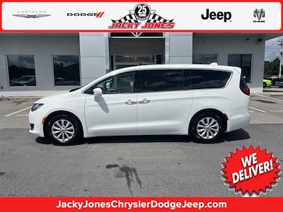 Used 2018 Chrysler Pacifica Touring Plus Minivan for sale #AT5729 - photo 1