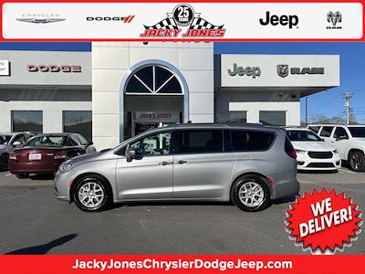 2021 Chrysler Pacifica FWD Minivan for sale #AU5332 - photo 1