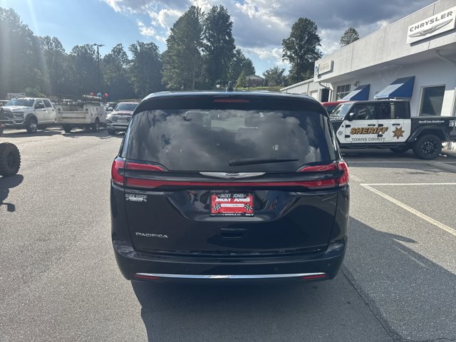 Used 2024 Chrysler Pacifica - photo 7